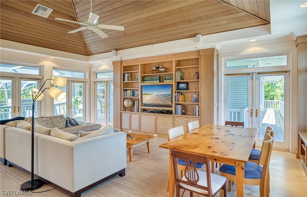 1349 Bay Drive Sanibel FL 33957