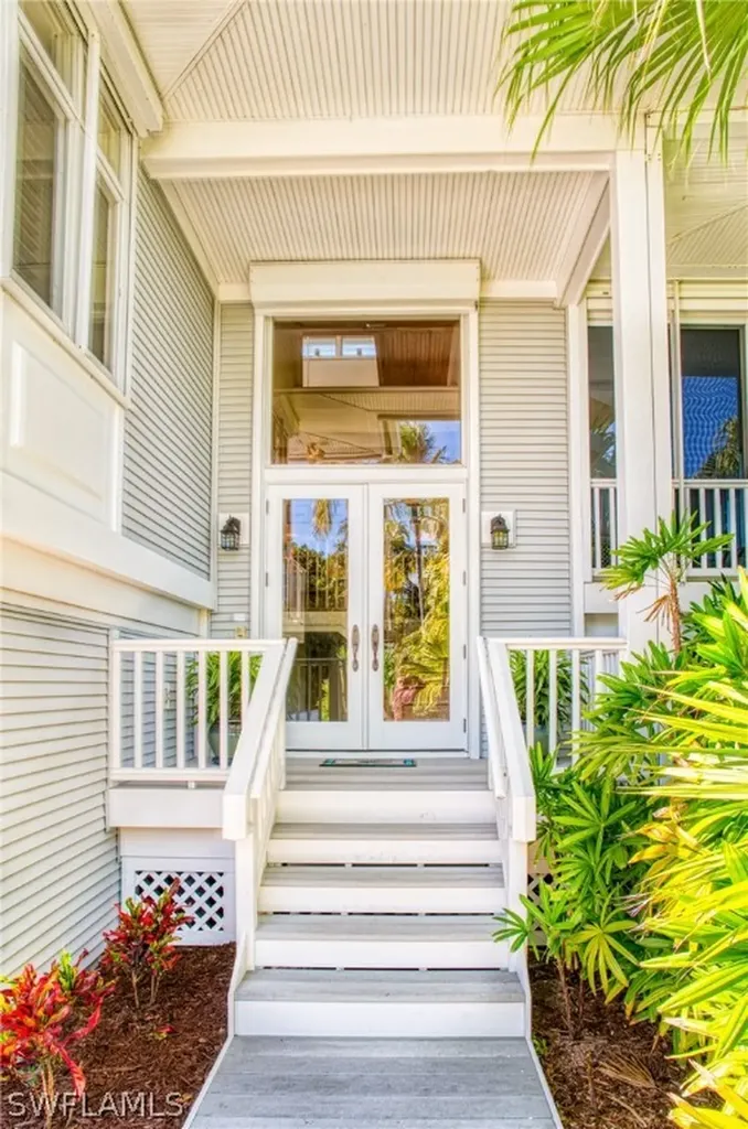 1349 Bay Drive Sanibel FL 33957