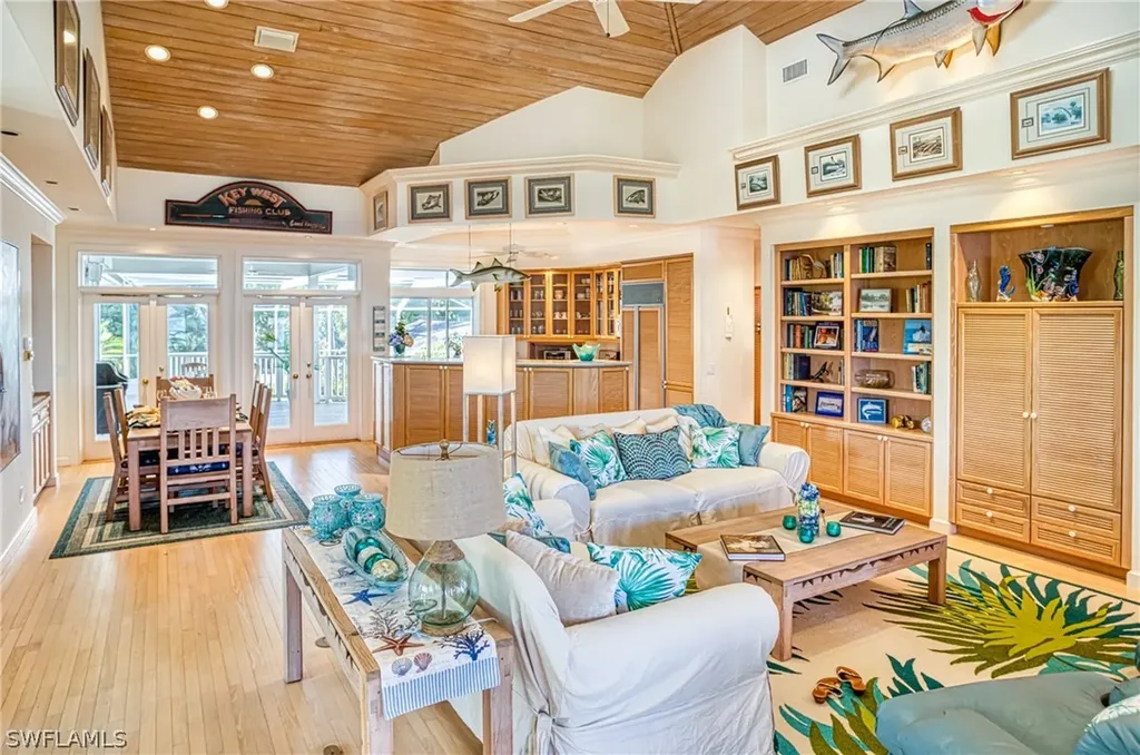 1349 Bay Drive Sanibel FL 33957