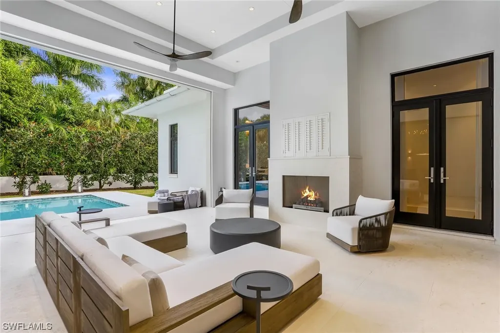 1140 Oleander Drive Naples FL 34102