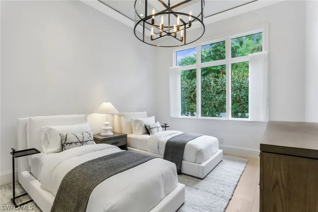 1140 Oleander Drive Naples FL 34102