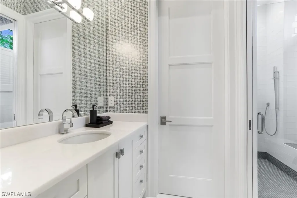 1140 Oleander Drive Naples FL 34102