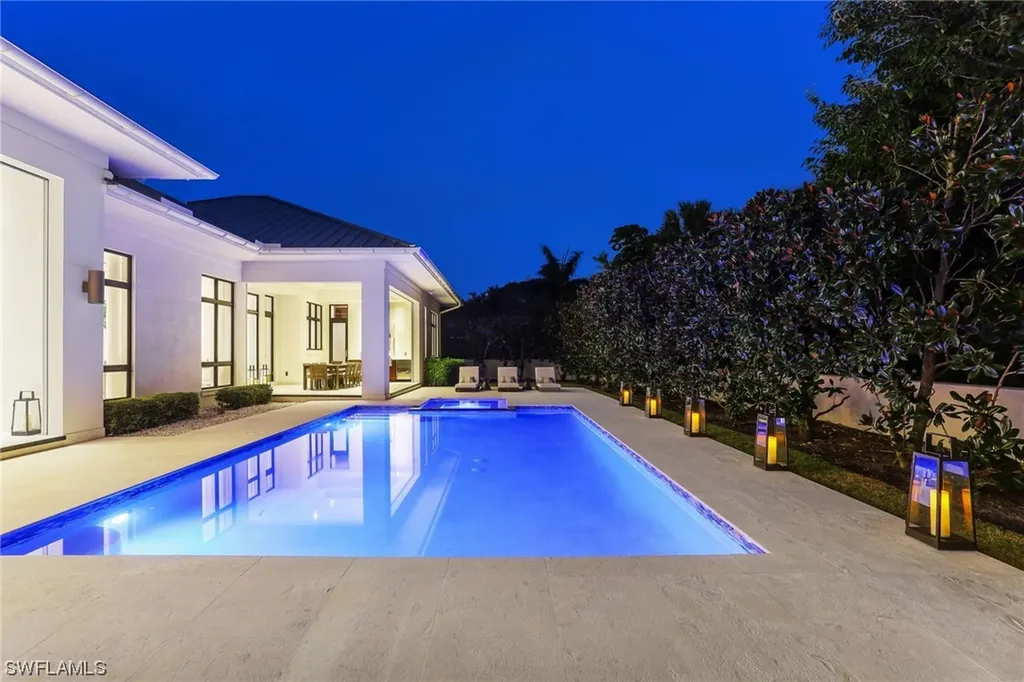 1140 Oleander Drive Naples FL 34102