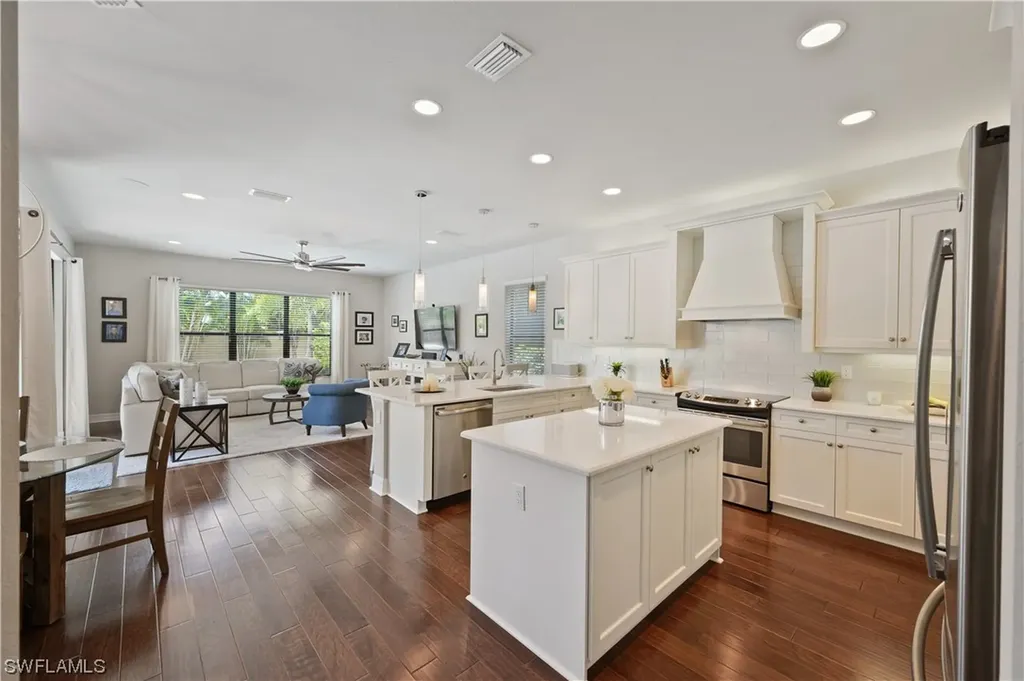 13856 Luna Drive Naples FL 34109