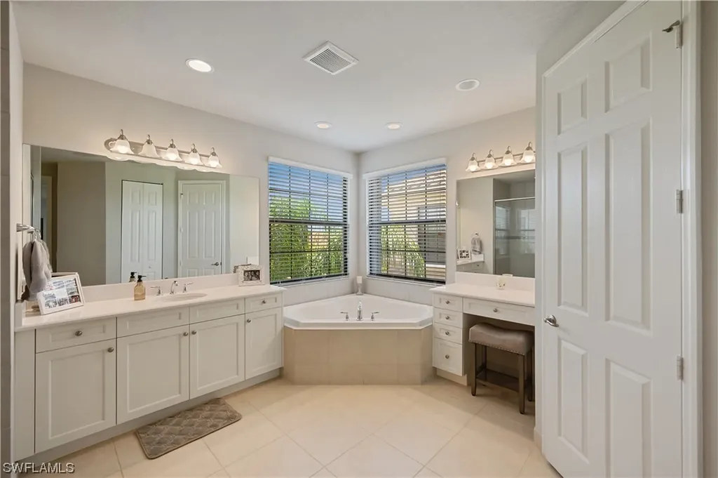 13856 Luna Drive Naples FL 34109