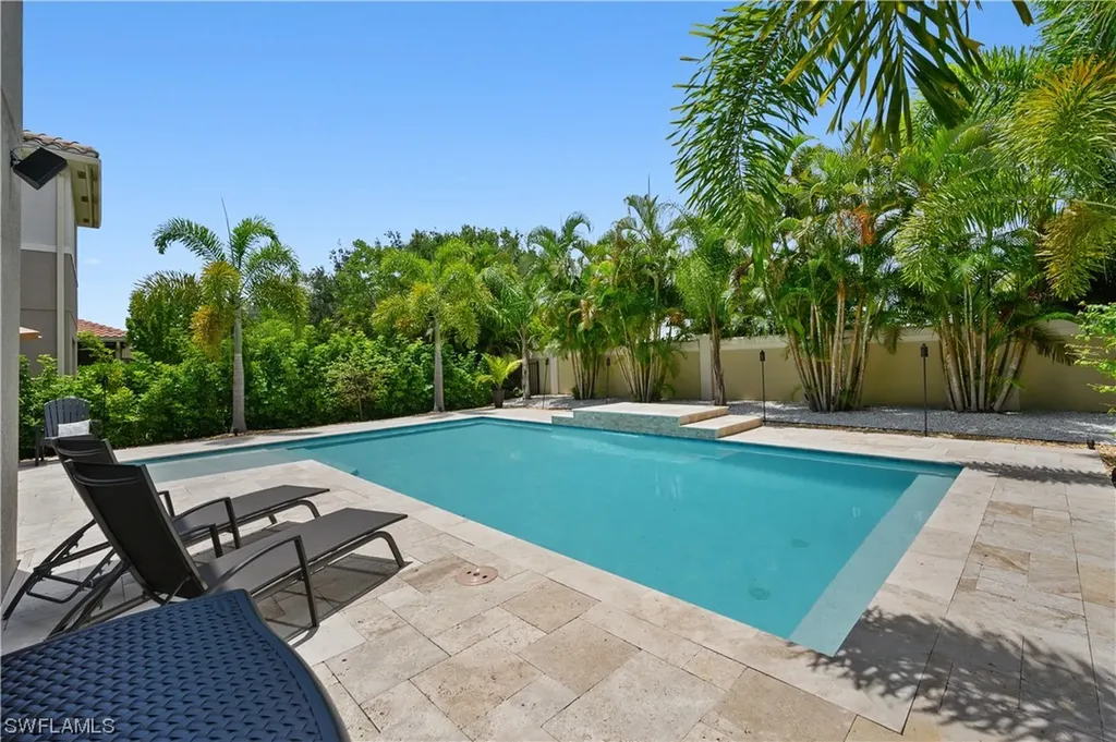 13856 Luna Drive Naples FL 34109