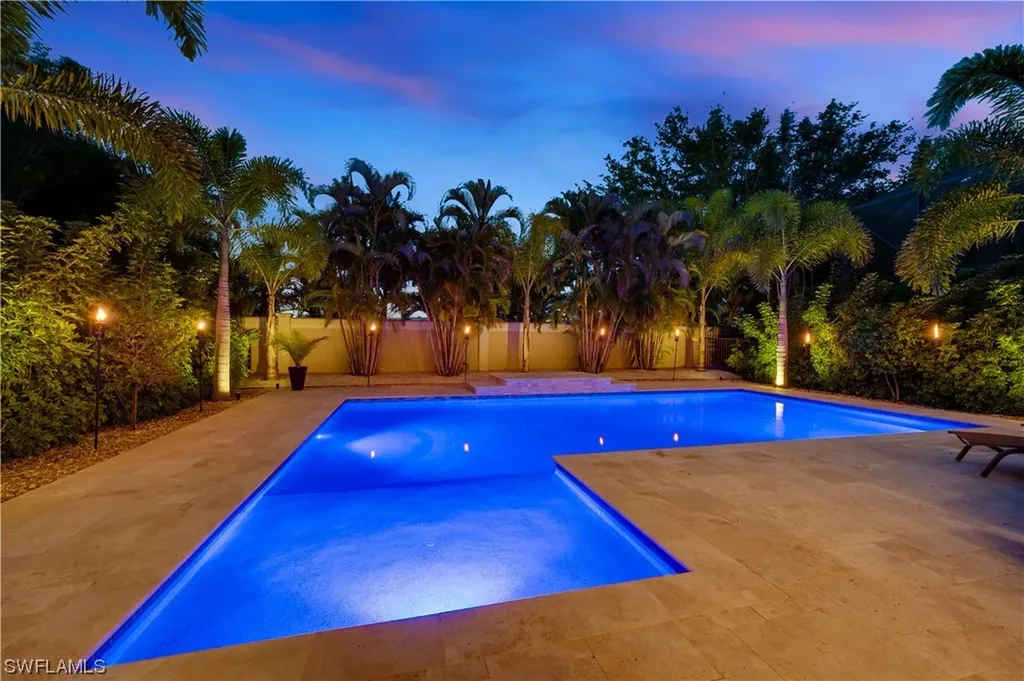 13856 Luna Drive Naples FL 34109