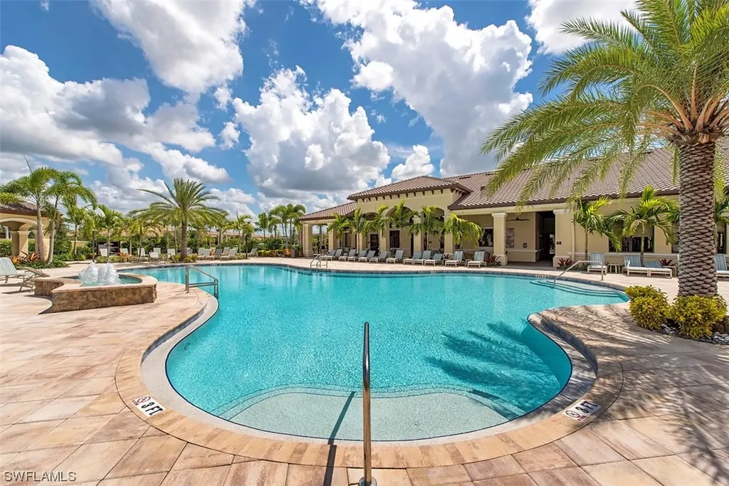 13856 Luna Drive Naples FL 34109