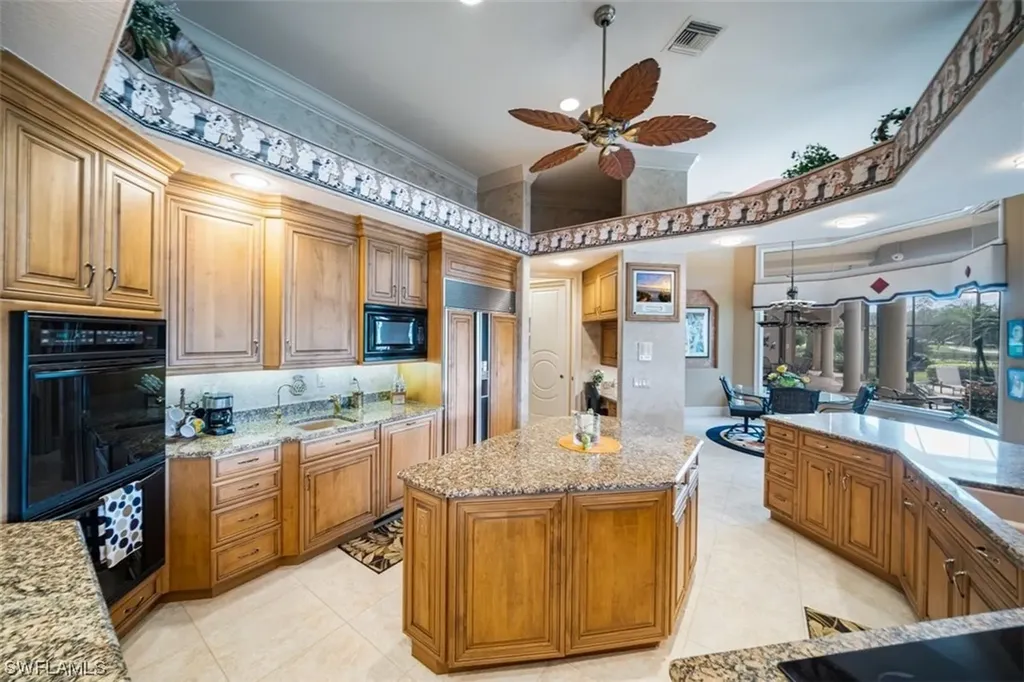 3043 Gardens Boulevard Naples FL 34105