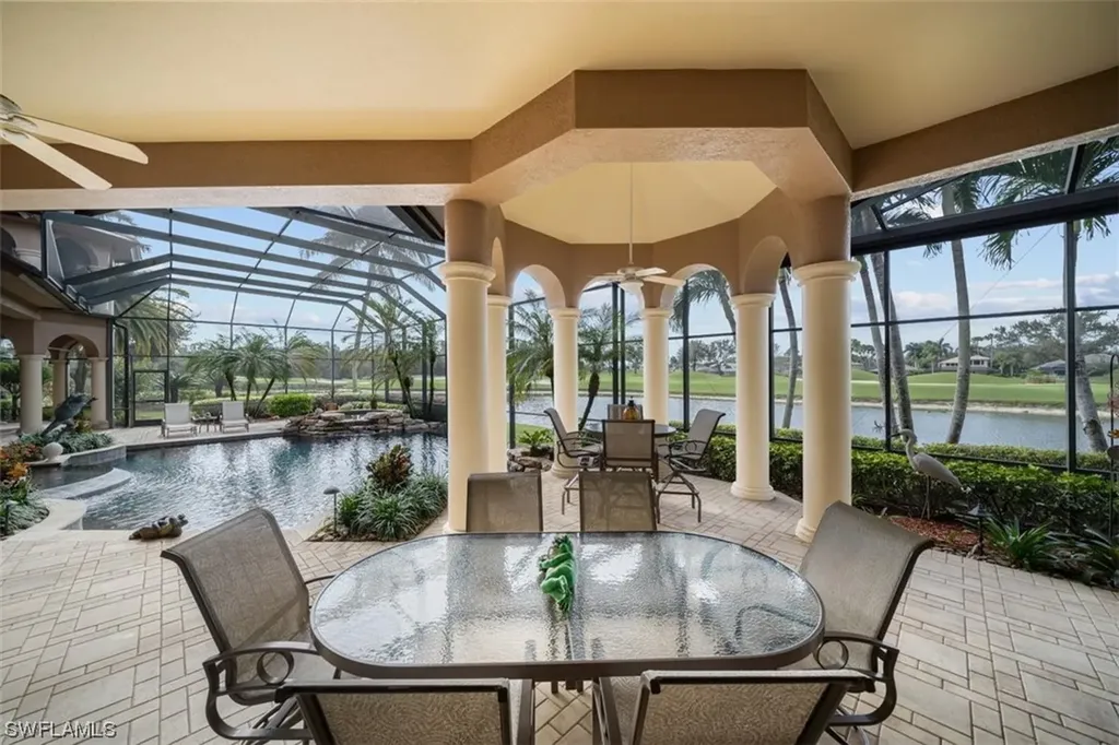 3043 Gardens Boulevard Naples FL 34105
