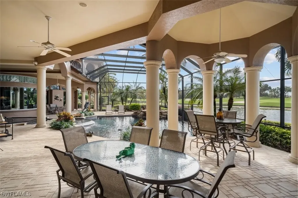 3043 Gardens Boulevard Naples FL 34105