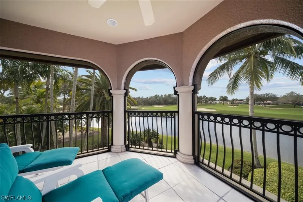 3043 Gardens Boulevard Naples FL 34105