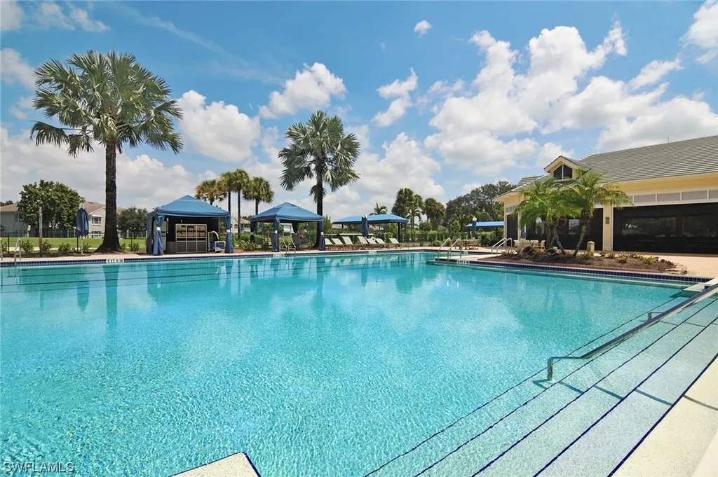 3043 Gardens Boulevard Naples FL 34105