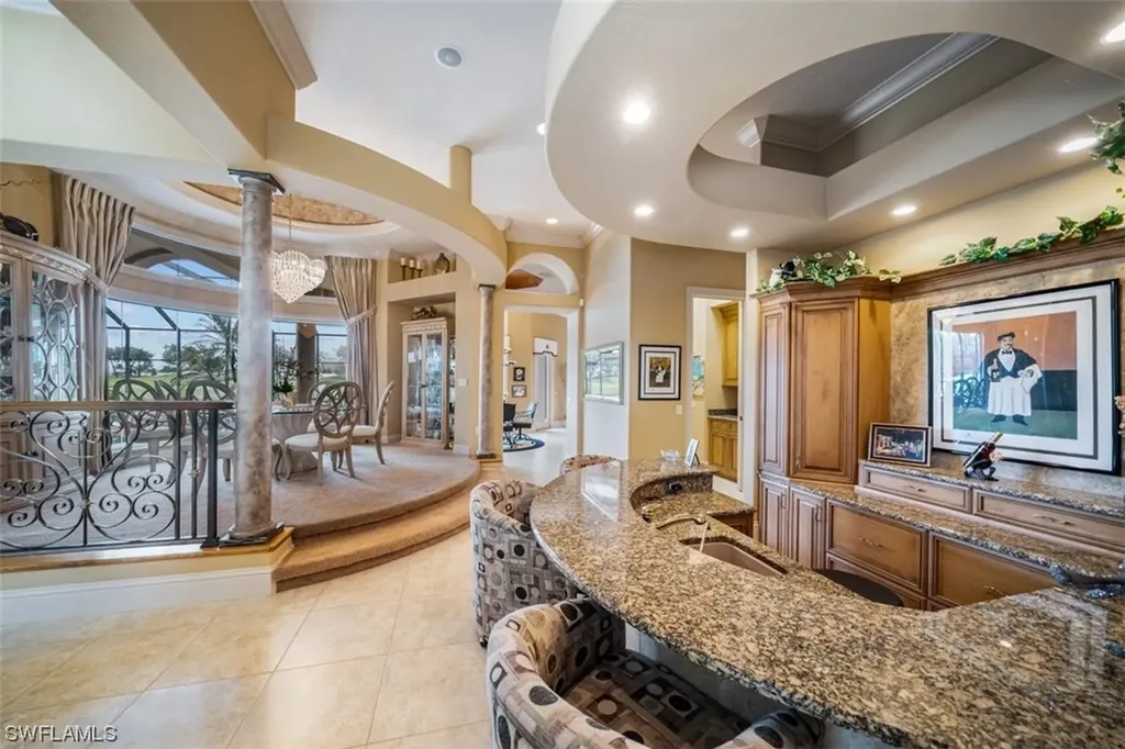 3043 Gardens Boulevard Naples FL 34105