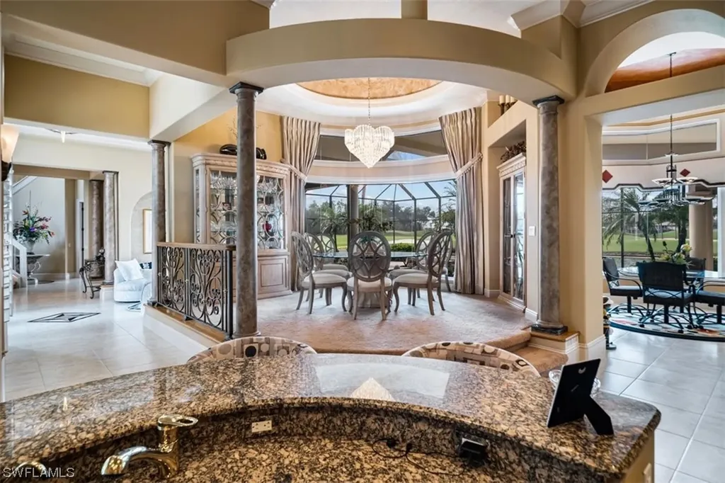 3043 Gardens Boulevard Naples FL 34105