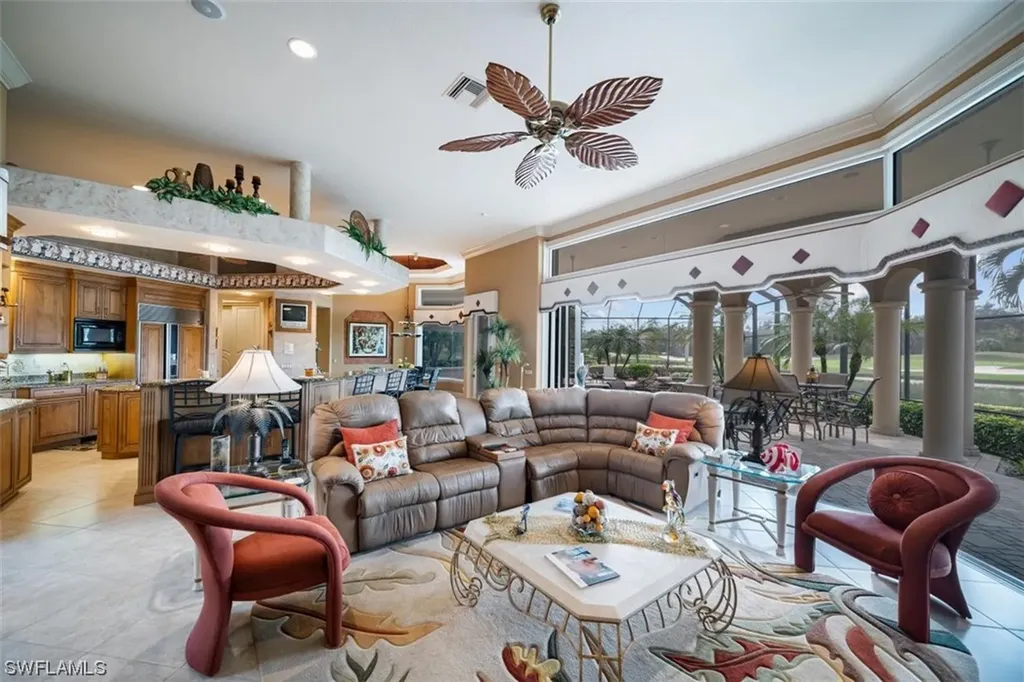 3043 Gardens Boulevard Naples FL 34105