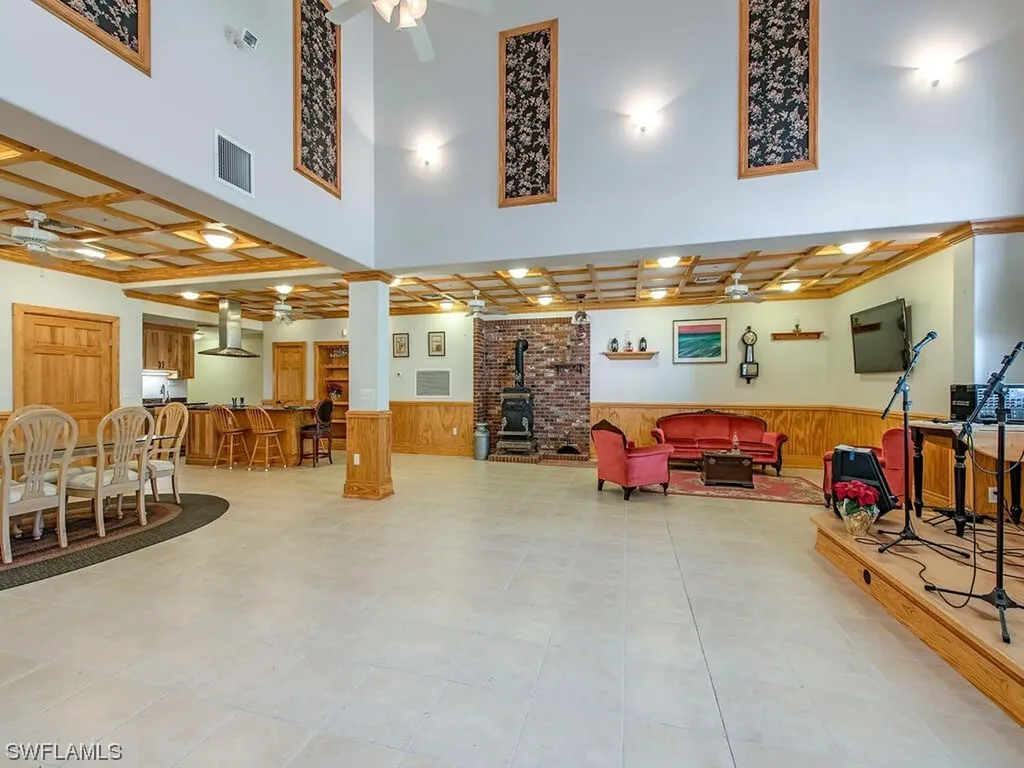 2061 Oakes Boulevard Naples FL 34119