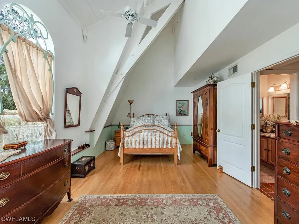 2061 Oakes Boulevard Naples FL 34119