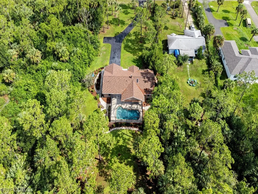 Naples FL, 3210 6TH Avenue NE