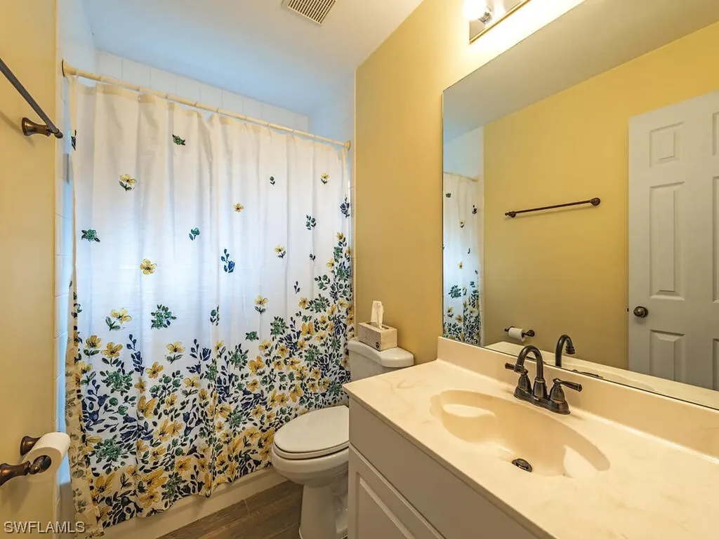 3210 6th Avenue NE Naples FL 34120