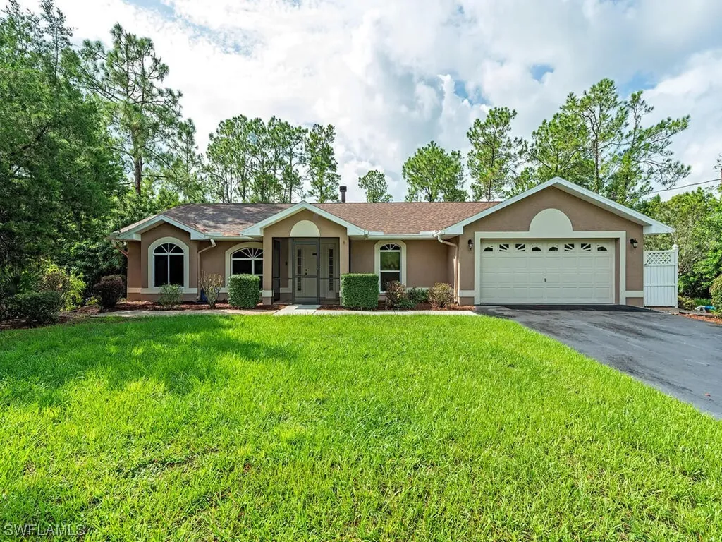 3210 6th Avenue NE Naples FL 34120