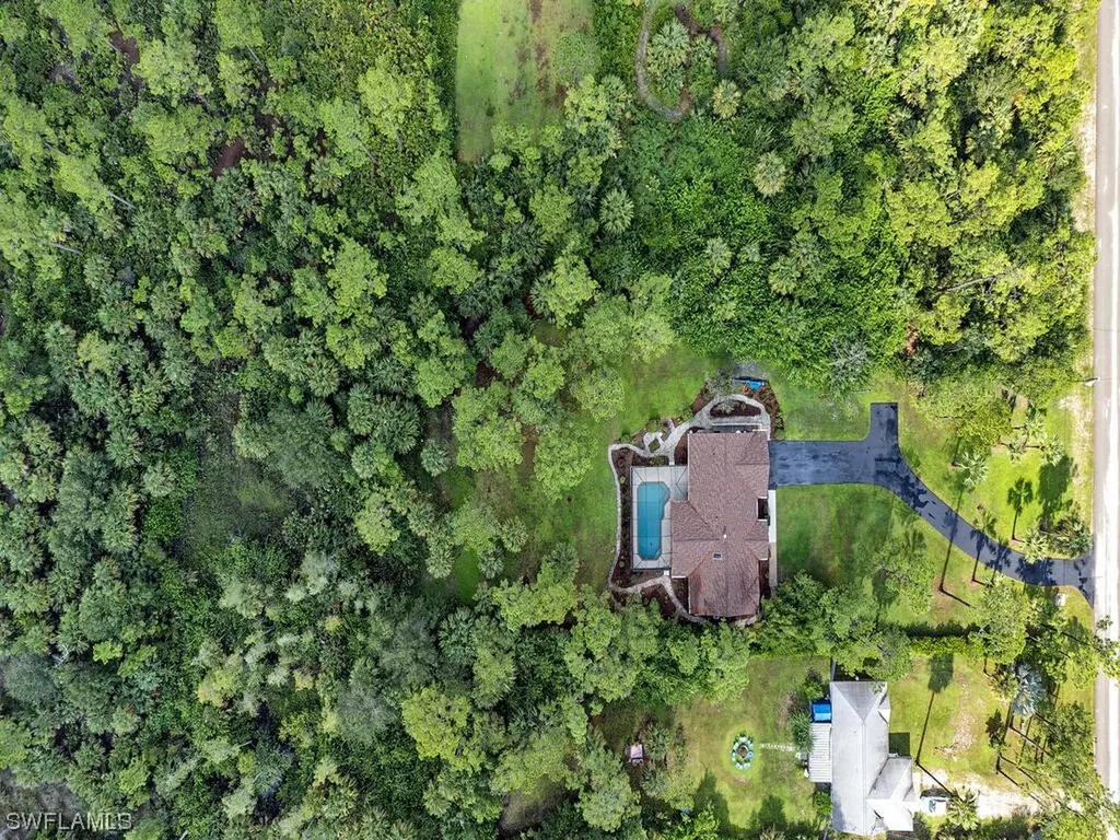 3210 6th Avenue NE Naples FL 34120