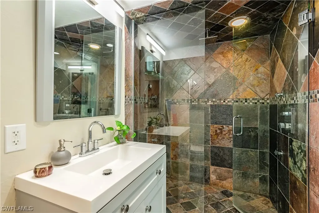 1880 Holiday Lane Naples FL 34104