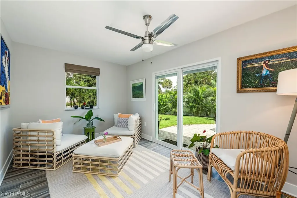 1880 Holiday Lane Naples FL 34104