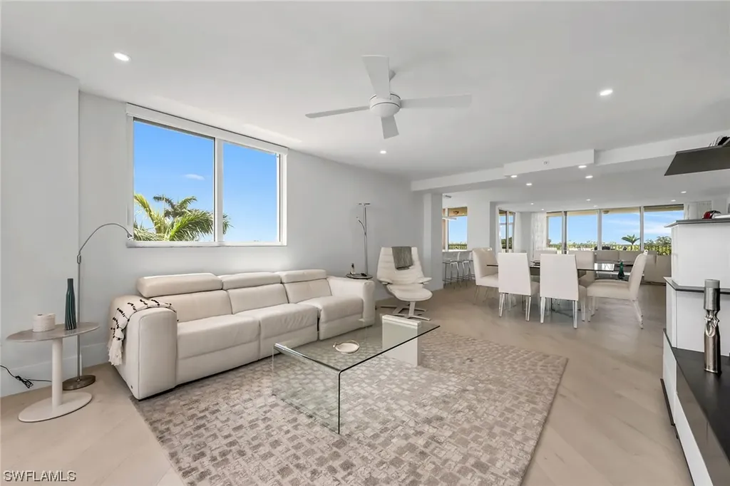6597 Nicholas Boulevard Naples FL 34108