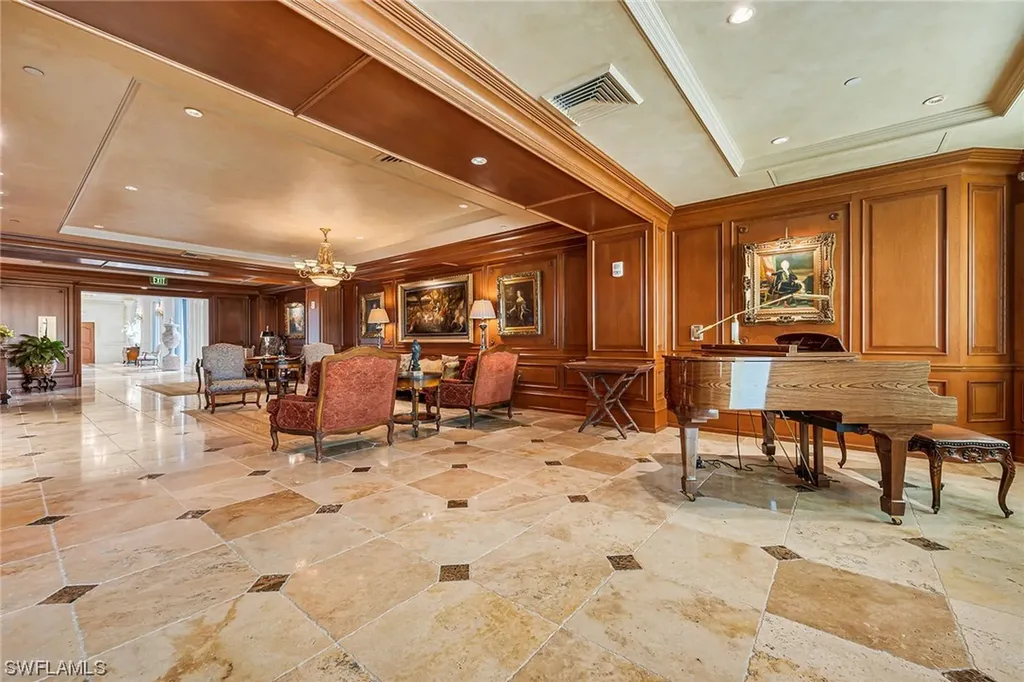6597 Nicholas Boulevard Naples FL 34108