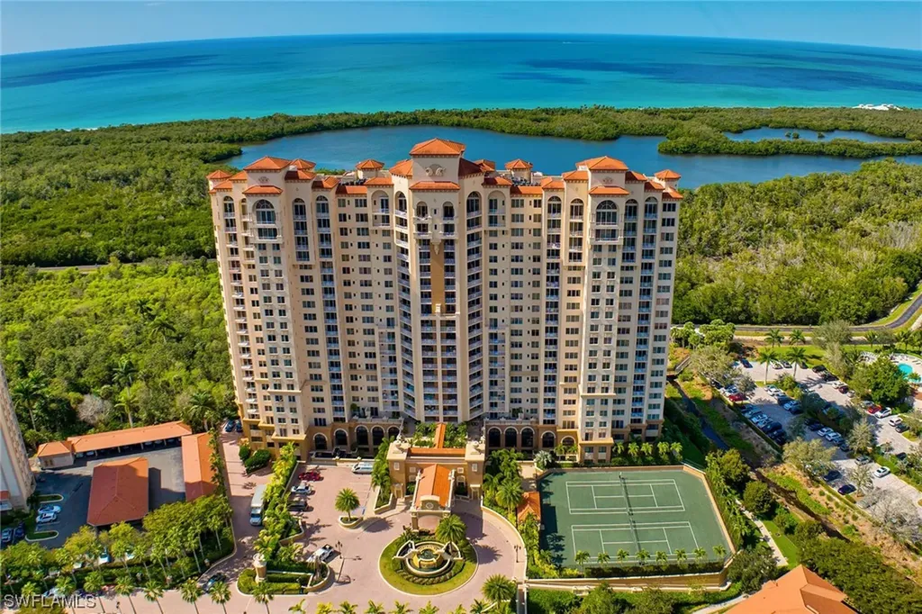 6597 Nicholas Boulevard Naples FL 34108
