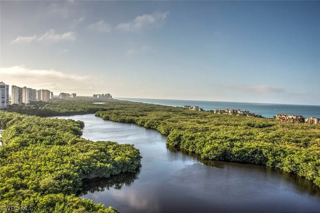 6597 Nicholas Boulevard Naples FL 34108
