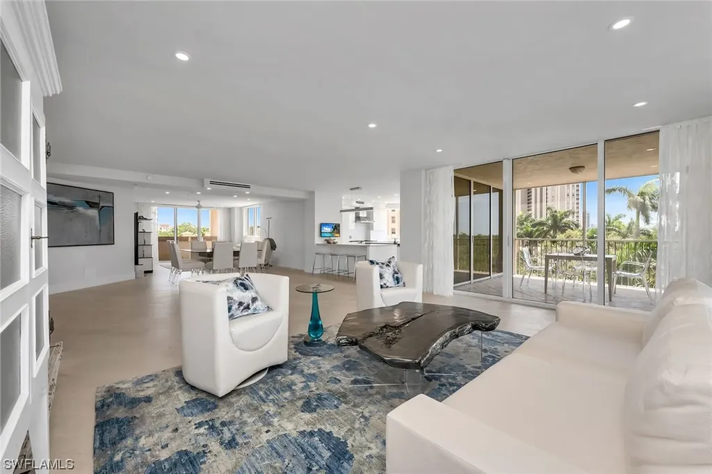 6597 Nicholas Boulevard Naples FL 34108
