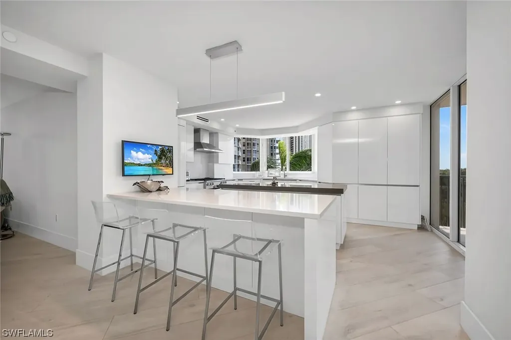 6597 Nicholas Boulevard Naples FL 34108
