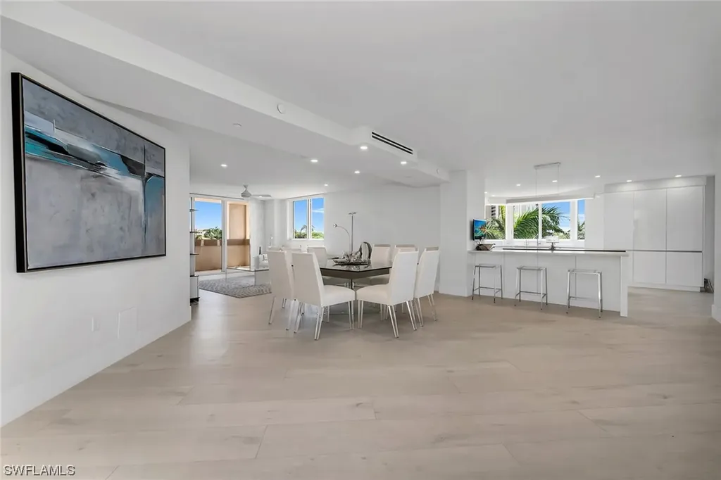 6597 Nicholas Boulevard Naples FL 34108
