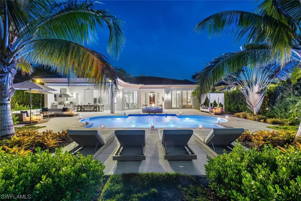 Naples FL, 2037 Isla Vista Lane