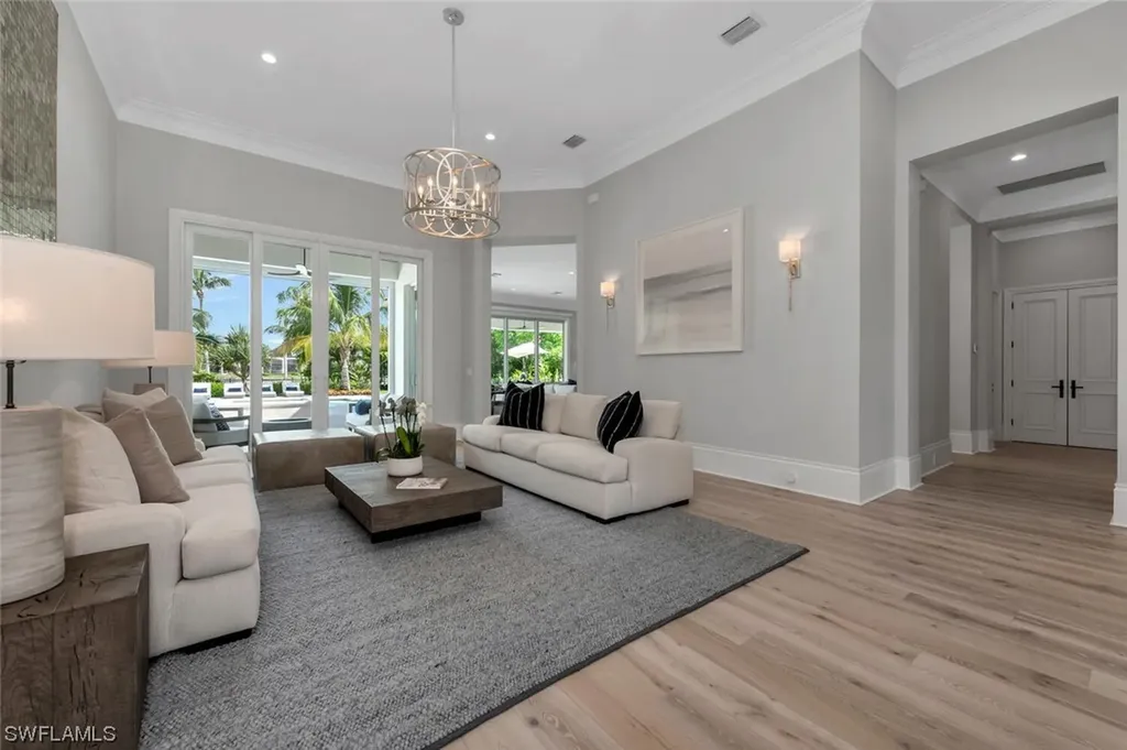 2037 Isla Vista Lane Naples FL 34105