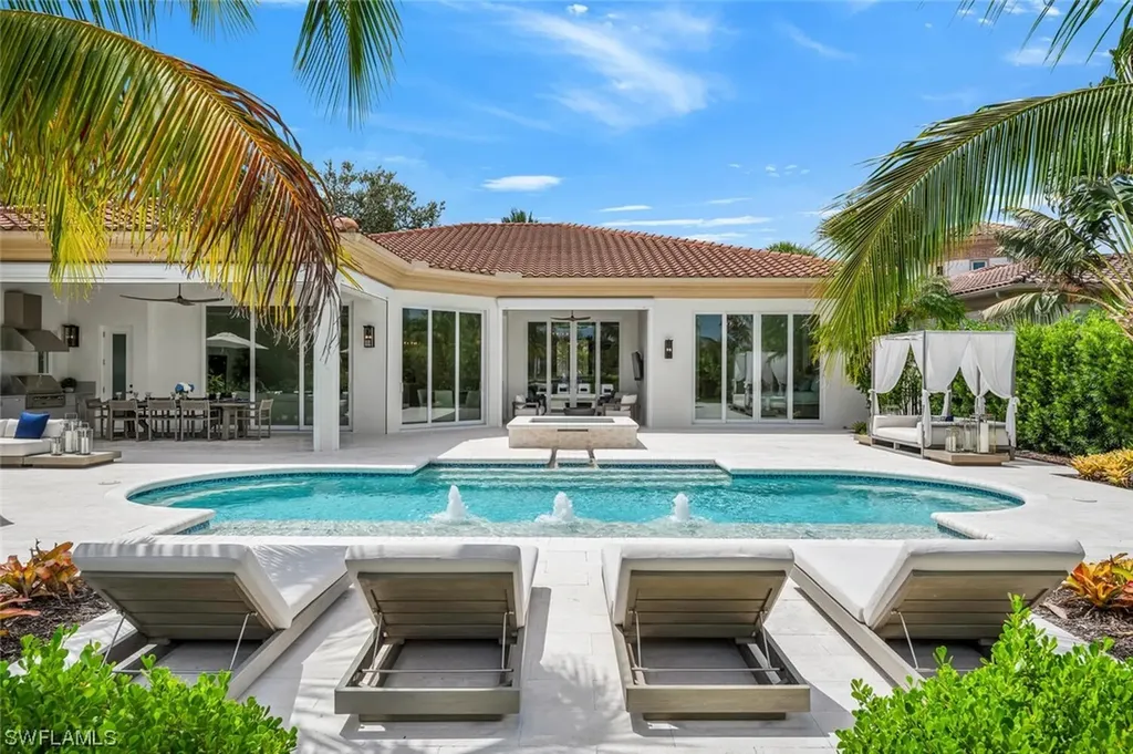 2037 Isla Vista Lane Naples FL 34105