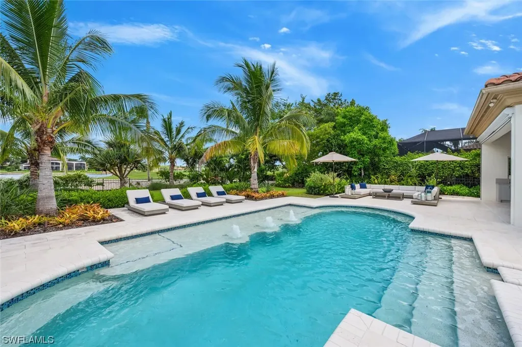 2037 Isla Vista Lane Naples FL 34105
