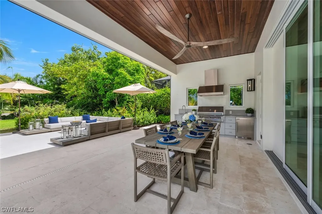2037 Isla Vista Lane Naples FL 34105