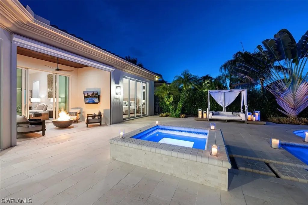 2037 Isla Vista Lane Naples FL 34105