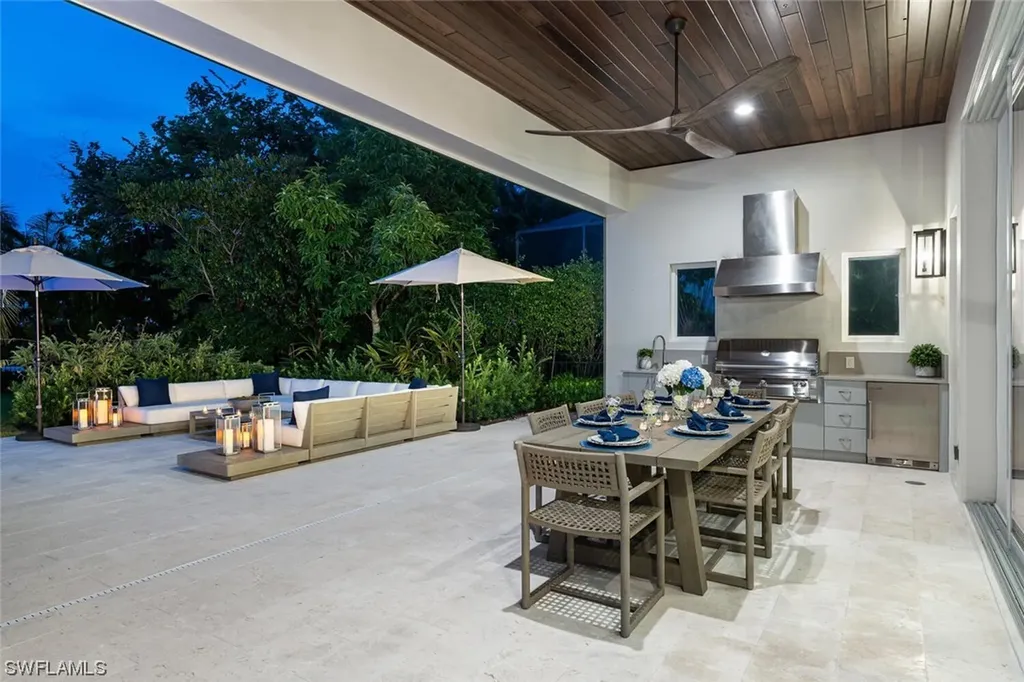 2037 Isla Vista Lane Naples FL 34105