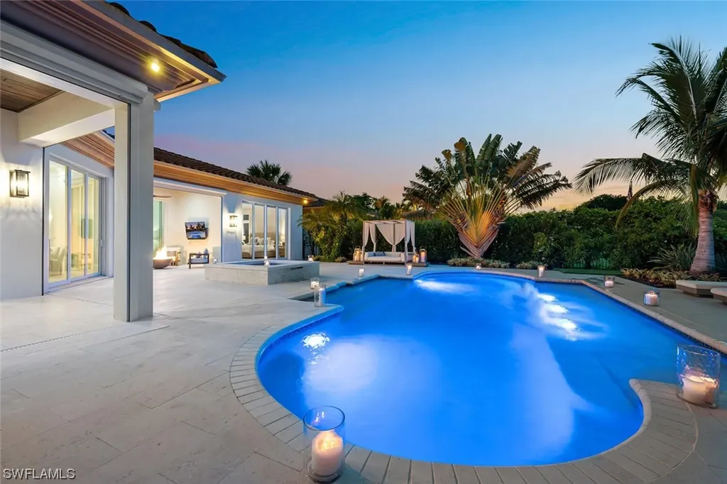 2037 Isla Vista Lane Naples FL 34105