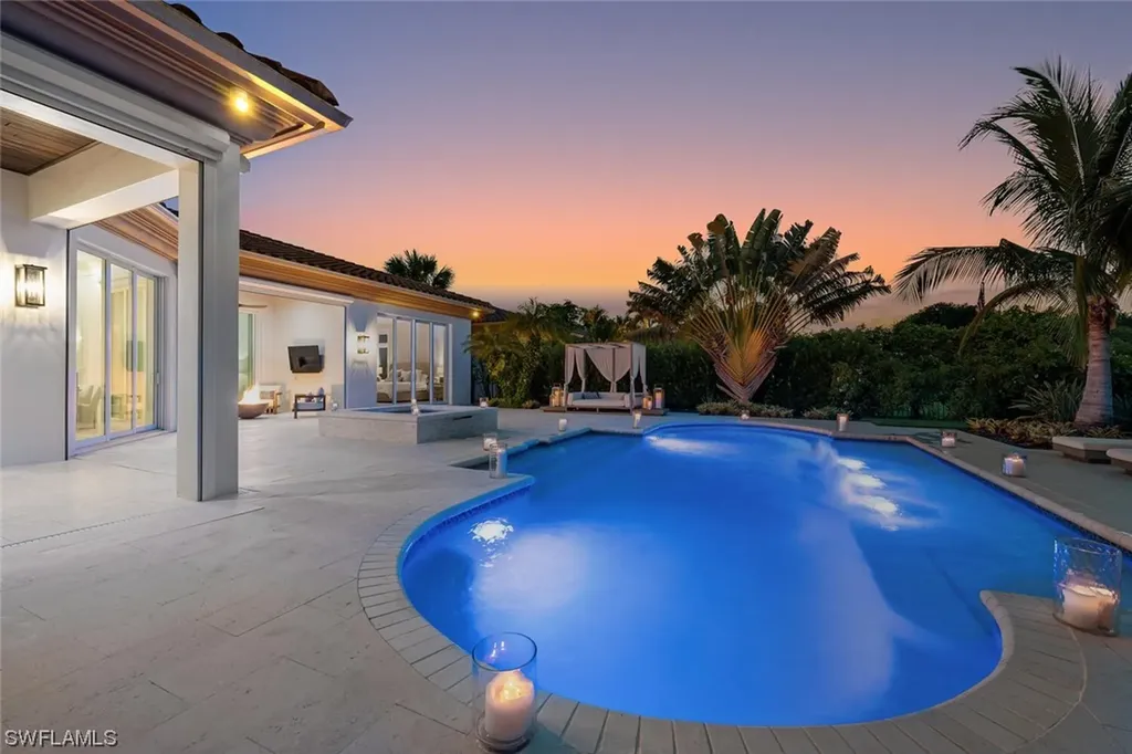 2037 Isla Vista Lane Naples FL 34105
