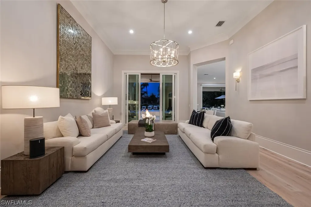 2037 Isla Vista Lane Naples FL 34105
