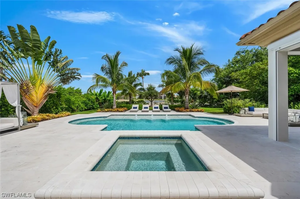 2037 Isla Vista Lane Naples FL 34105
