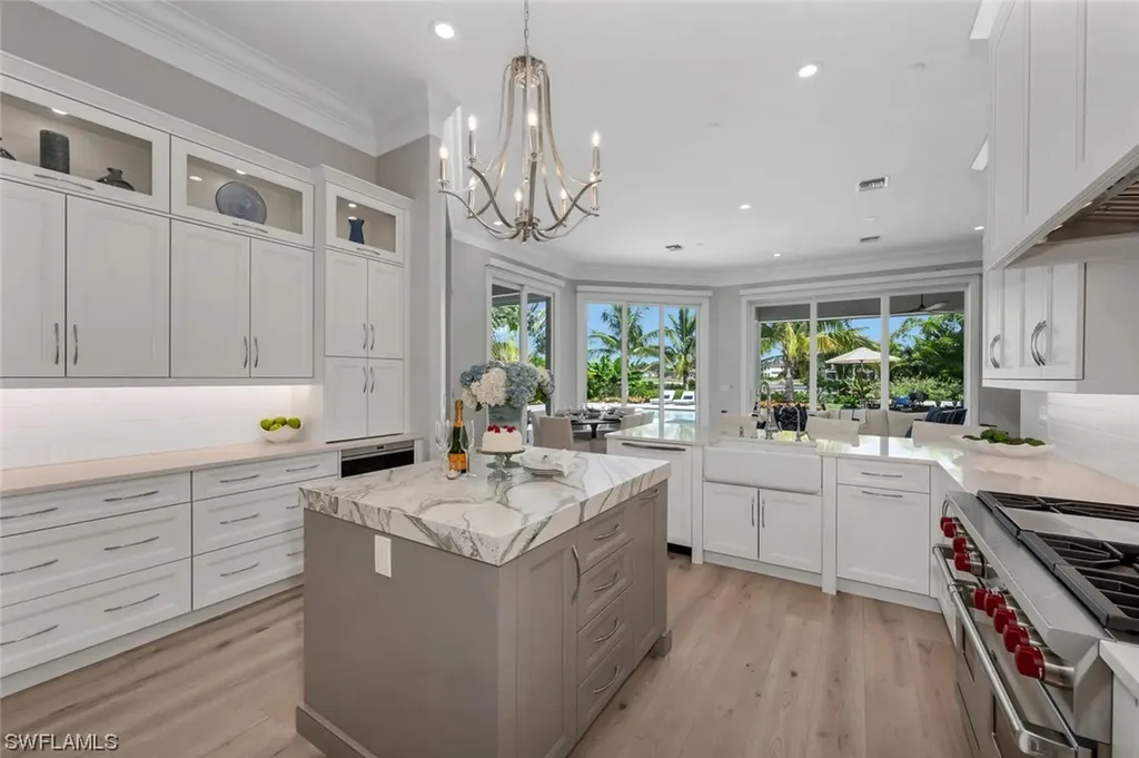 2037 Isla Vista Lane Naples FL 34105