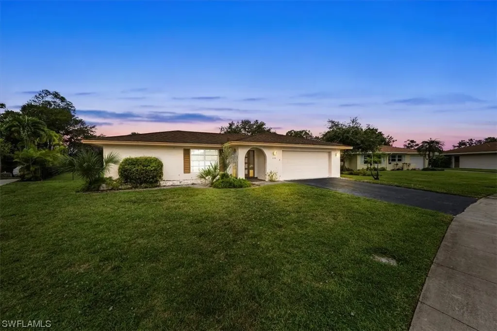 2200 Poinciana Drive Naples FL 34105