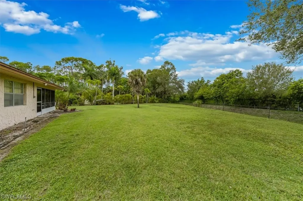 2200 Poinciana Drive Naples FL 34105