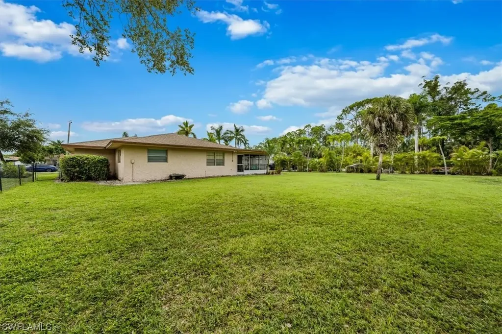 2200 Poinciana Drive Naples FL 34105